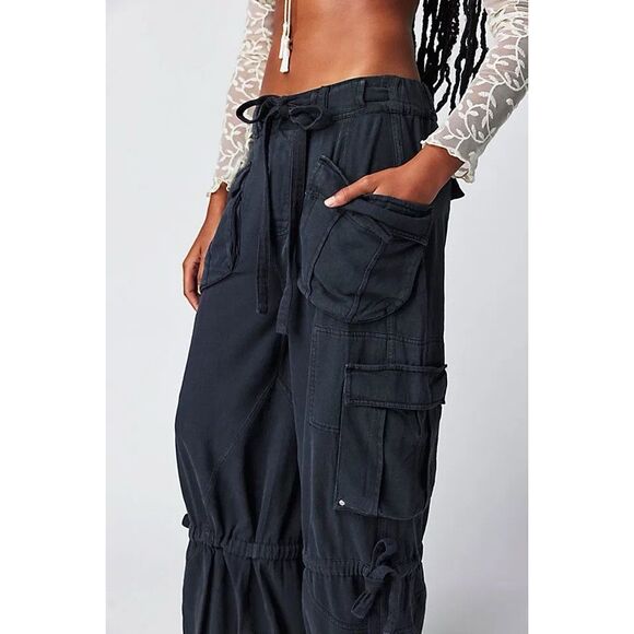 Free People Big Sky Parachute Cargo Pants Black S Small FLAWED - Picture 6 of 10